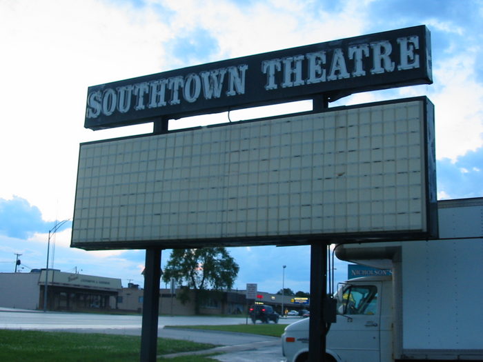 Southtown Twin Theatres - June 2002